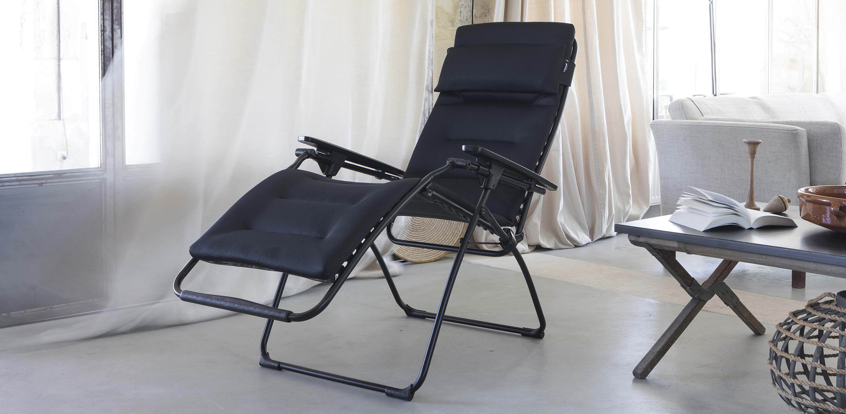 reclining chair futura xl air comfort | tubing taupe MOBILIER LAFUMA black