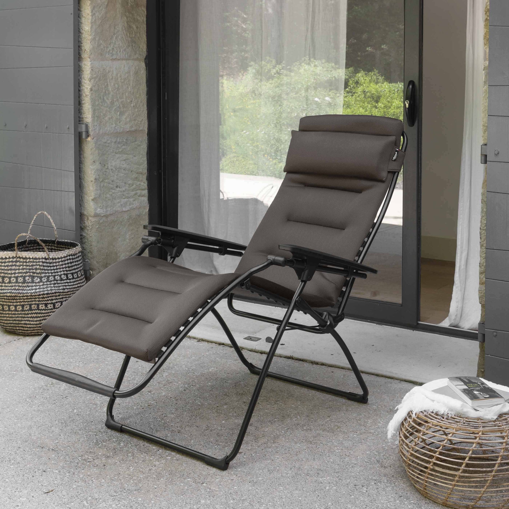 reclining chair futura comfort MOBILIER | xl taupe air LAFUMA black tubing